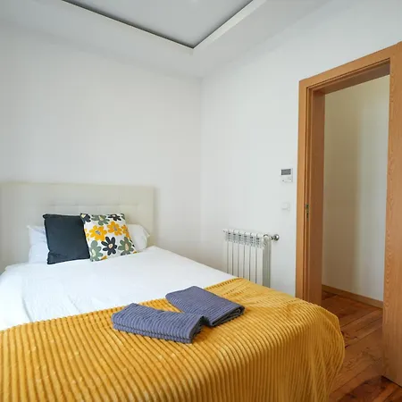 The Cordeiro House - No 67 - 2d - Spacious Three Bedroom * Lisbon