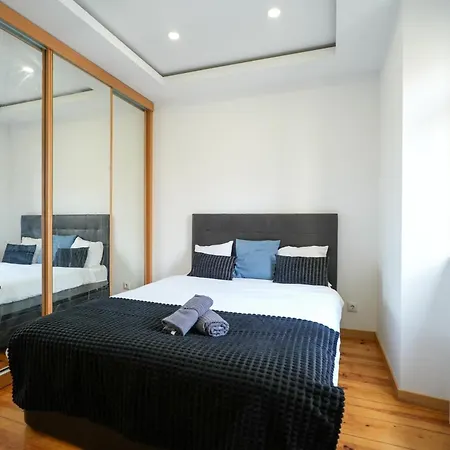 Apartment The Cordeiro House - No 67 - 2d - Spacious Three Bedroom