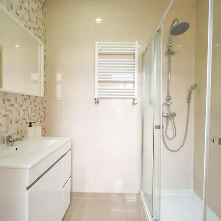 The Cordeiro House - No 67 - 2d - Spacious Three Bedroom Apartment Lisbon