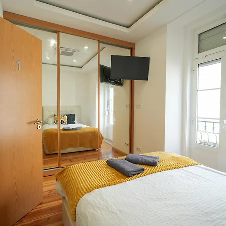 The Cordeiro House - No 67 - 2d - Spacious Three Bedroom * Lisbon