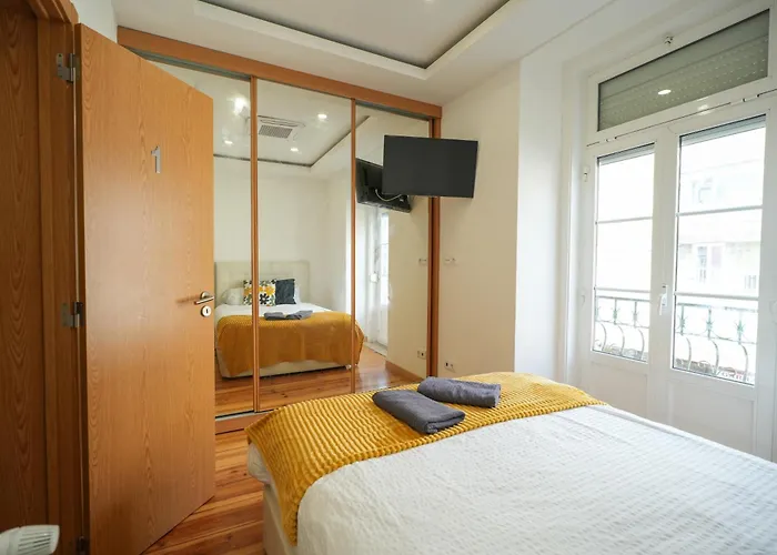 The Cordeiro House - No 67 - 2d - Spacious Three Bedroom * Лісабон