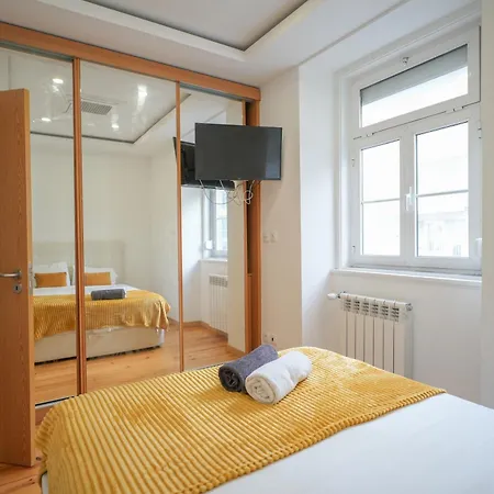 The Cordeiro House - No 67 - 2d - Spacious Three Bedroom アパート *